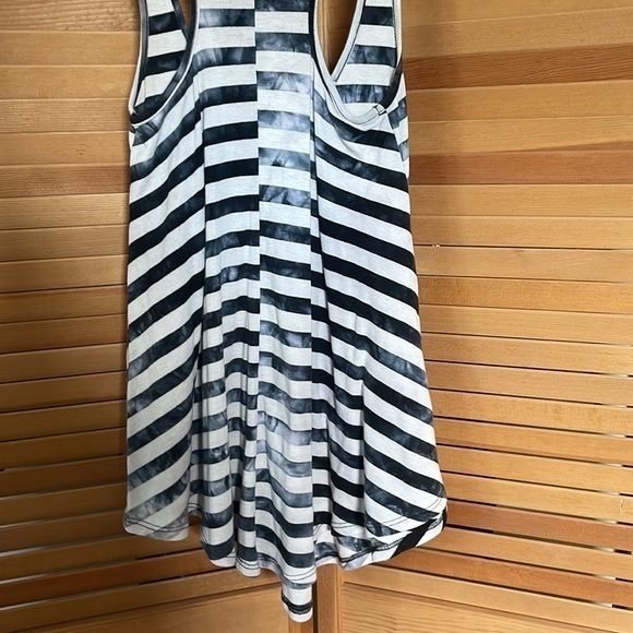 Living Doll swing tank size small - Picture 6 of 7